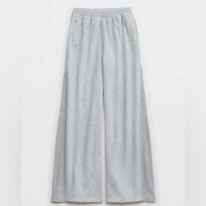 Aerie womens M regular gray fleece wide leg sweatpants